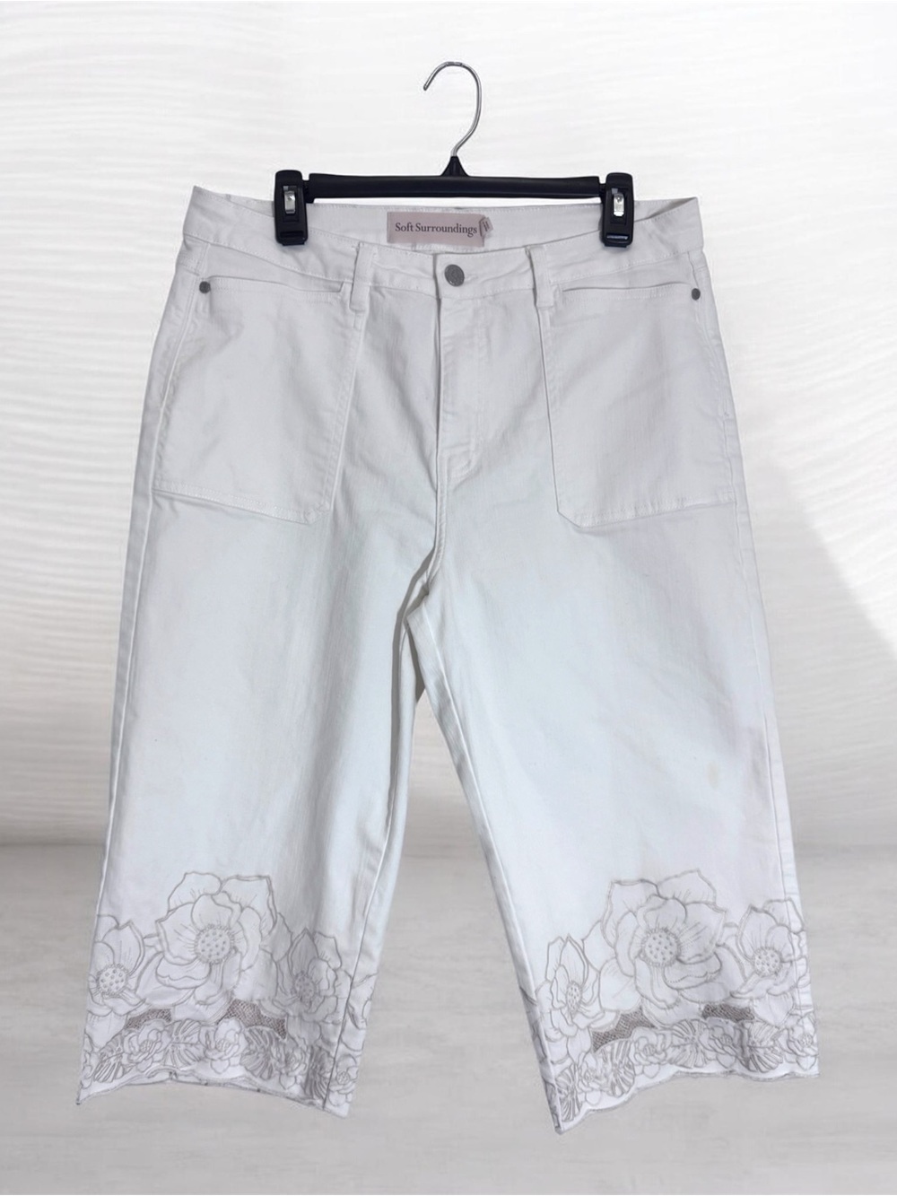 Soft Surroundings White Cropped Jeans with Floral Hem Embroidery size 14P